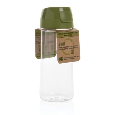 Made in Italy 0,50L water bottle with 1 hand opening. Made with Tritan™ Renew – an innovative plastic that utilises as much as 50% recycled material in place of fossil-based resources. Clear, clean and sustainable without any compromise on performance and durability. Recycled material verified by using ISCC Mass Balance Approach. Tritan Renew is powered by a unique process that breaks down waste plastic back into its basic chemical building blocks, allowing plastic materials to be recycled time and time again. This may cause minor imperfections on the product body but adds to its recycled character. Spill proof lid.