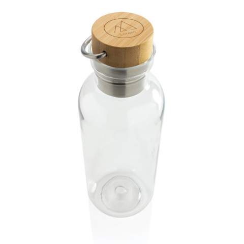 This RPET water bottle is single-wall constructed and features a stylish FSC-certified bamboo lid. It also features a handle for easy carrying. The body of the bottle is made from 100% RCS certified RPET. RCS certification ensures a completely certified supply chain of the recycled materials. Hand wash only. This product is for cold drinks only. Total recycled content: 56% based on total item weight. BPA free. Capacity 680ml. Including FSC®-certified kraft packaging.