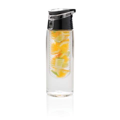 Bouteille en Tritan 700ml avec compartiment à infusion. Aromatisez et vitaminez votre eau en ajoutant des fruits frais dans le compartiment à infusion. Le couvercle en ABS est verrouillable pour vous permettre d’emmener votre eau partout avec vous.