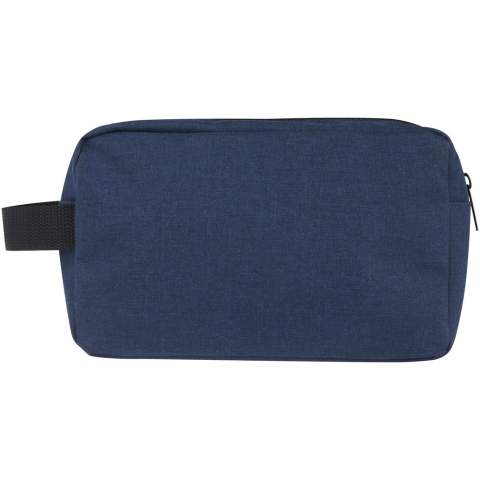 The Ross toiletry bag is the perfect travel companion for cosmetics and hygiene articles. It is manufactured with GRS certified recycled polyester, making it a more sustainable choice. Featuring a zipped main compartment, a front pocket, and a webbing loop. Capacity: 1.5 litres.