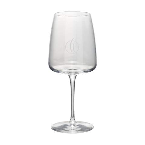 Modern wine glass with a powerful appearance. This glass is special because of the striking, flat cup base and the tapered mouth. This wide bottom gives the wine maximum surface area to breathe. This allows the wine to develop its flavour even better. This contributes to an intense taste experience. This stylish glass has a stable base. It is suitable for serving a red wine in catering establishments, during a business drink or at home. This stylish glass suits any occasion. Capacity 470 ml. Made in Europe.