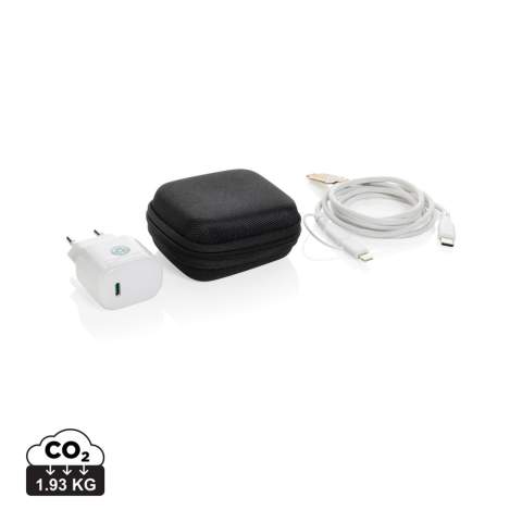 2-teiliges 20W Schnellladeset für mobile Geräte und andere Kleingeräte. Mit EU-Adapter mit 20W-USB-C-Anschluss und 120cm recyceltem TPE 60W-Schnellladekabel (USB-C zu USB /Lightning). Das Kabel unterstützt die Datenübertragung und auch das Aufladen größerer Geräte wie Laptops. Adapter und Kabel sind aus RCS-zertifiziert recyceltem PC, ABS und recyceltem TPE hergestellt. Verpackt in einem Beutel aus RCS-zertifiziertem, recyceltem PET. Recycelter Gesamtanteil des gesamten Sets: 59%, bezogen auf das Gesamtgewicht des Artikels. Die RCS-Zertifizierung gewährleistet eine vollständig zertifizierte Lieferkette der recycelten Materialien. Verpackt in FSC®-Verpackung. PVC-frei. Input Wandladegerät AC 100-240V 50/60Hz 0,6A; Output Wandladegerät USB-C: 5,0V⎓3,0A,9,0V⎓2,22,12,0V⎓1,67A (20W Max);<br /><br />PVC free: true