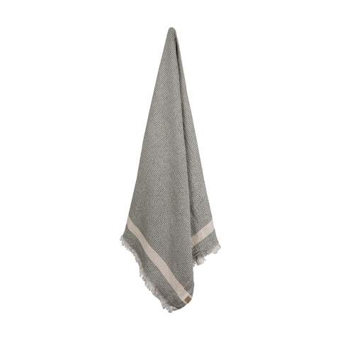 Soft and stylish bath towel. Made from 50% Oekotex certified cotton, 42% recycled cotton and 8% RPET (200 g/m²). The weave has a special structure, which makes this bath towel pleasant to the touch and absorbs a lot of moisture.  These beautiful bath towels are made by local women in a small village in Turkey. They work there in a social context, with room for growth and development. The bath towels are handmade with love and care for the environment. Pure enjoyment can begin with a product from the Oxious collection.together. Optional: Each item supplied in an individual brown cardboard envelope.