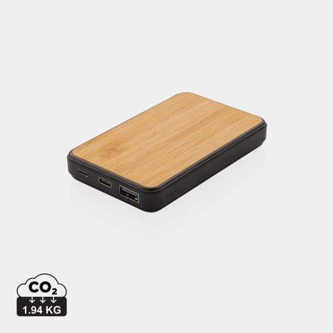 Powerbank de poche de 5000 mAh fabriqué à partir d'un matériau ABS recyclé certifié RCS (Recycled Claim Standard) avec finition soft touch et bambou certifié FSC®.  Contenu recyclé total : 23 % sur la base du poids total de l'article. La certification RCS garantit une chaîne d'approvisionnement entièrement certifiée pour les matériaux recyclés. Lorsqu'il est complètement chargé, il vous fournira suffisamment d'énergie pour recharger votre téléphone portable jusqu'à trois fois. Le powerbank contient une batterie au lithium-polymère haute densité de classe A de 5 000 mAh. Les indicateurs de puissance indiquent le niveau d'énergie restant pour que vous sachiez toujours quand recharger. Entrée Type-C 5V/2A, Entrée Micro USB 5V/2A. Sortie 5V/2A. Emballé dans un emballage FSC® mix. Câble de chargement en TPE recyclé certifié RCS inclus.<br /><br />PowerbankCapacity: 5000<br />PVC free: true