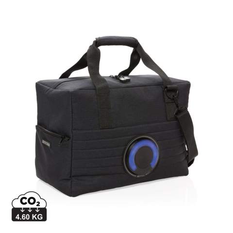 Grand sac isotherme tendance avec enceinte 3W étanche IPX5 et LED à couleur changeante. Tournez le haut-parleur pour le retirer et le placer sur votre bureau. Batterie 600 mAh pour 5 heures d'écoute. Peut contenir jusqu'à 32 canettes. Bandoulière incluse. Modèle déposé®<br /><br />HasBluetooth: True<br />NumberOfSpeakers: 1<br />SpeakerOutputW: 3.00