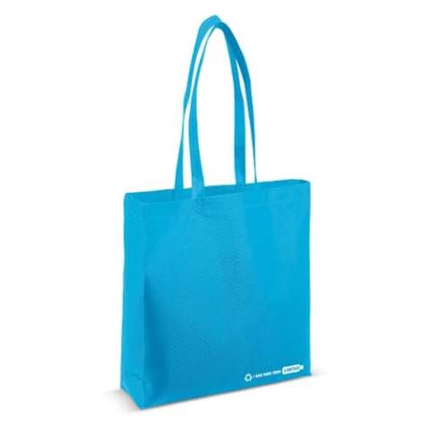 Four recycled post-consumer PET bottles have been used to make this bag. Reduce the plastic waste pile with this sustainable bag. The full gusset makes this bag extra spacious.