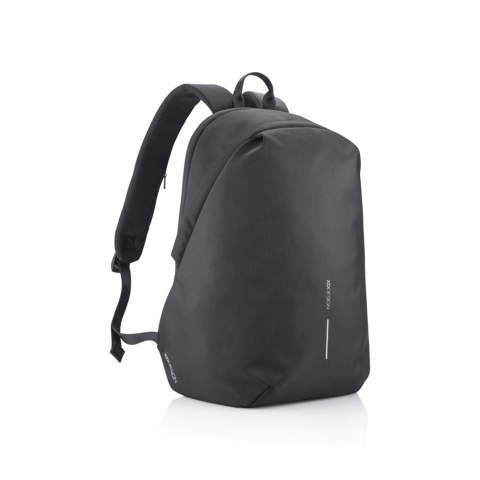 Bobby Soft est le sac à dos parfait pour l'université, le travail ou votre prochain voyage ! Le design emblématique du Bobby avec des poches cachées et anti-RFID, aucun accès frontal et fermetures à zip cachées, est maintenant complété par une tirette à zip verrouillable sur le compartiment principal pour garder vos affaires encore plus en sécurité. Dans le compartiment principal, vous pouvez vous organiser grâce à un compartiment rembourré pour ordinateur 15,6 pouces, une poche pour un carnet et des petites poches. Le sac est extensible, ce qui donne de l'espace supplémentaire pour ranger tout ce dont vous avez besoin. Fabriqué dans un matériau déperlant à partir de matériaux recyclés rPET, l'utilisation de matériaux recyclés et les déclarations d'impact sur la réduction de la consommation d'eau sont garanties grâce au traceur et à la blockchain AWARE.  46% recycled content. Modèle déposé®<br /><br />FitsLaptopTabletSizeInches: 15.6<br />PVC free: true