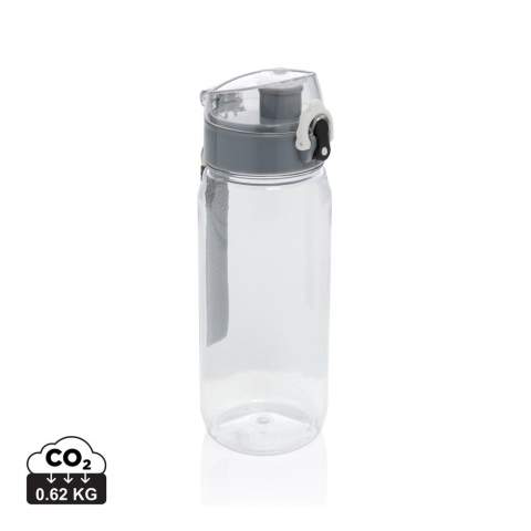 Diese RCS RPET Wasserflasche ist auslaufsicher und verfügt über einen verschließbaren und einen mit einer Hand zu bedienenden Deckel. Außerdem verfügt sie über einen Griff zum einfachen Tragen. Der Flaschenkörper besteht aus 100% RCS-zertifiziertem RPET. Die RCS-Zertifizierung gewährleistet eine vollständig zertifizierte Lieferkette für die recycelten Materialien. Nur von Hand waschen. Dieses Produkt ist nur für Kaltgetränke geeignet. Gesamter recycelter Inhalt: 73%, bezogen auf das Gesamtgewicht des Artikels. BPA-frei. Fassungsvermögen 600ml. Verpackt in FSC®-zertifizierter Kraft-Geschenkverpackung.