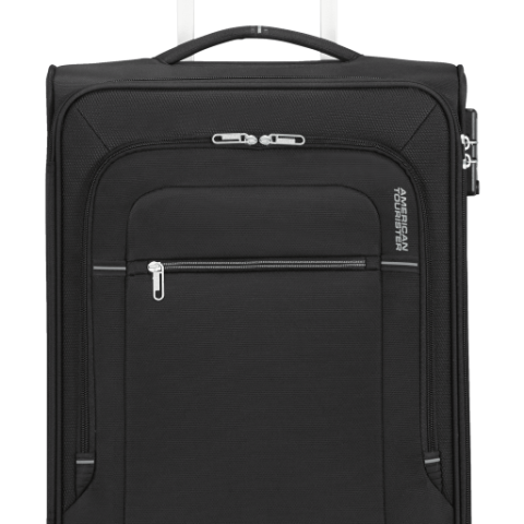 De Crosstrack serie van American Tourister bestaat uit lichtgewicht koffers die ondanks hun gewicht van perfecte kwaliteit zijn. De collectie is gemaakt van polyester dat zich kenmerkt als licht en erg sterk. In het ruime hoofdcompartiment, dat uitbreidbaar is middels een rits, is bagage gemakkelijk op te bergen en blijft de bagage op zijn plek dankzij twee inpakriemen. Je neemt de koffer gemakkelijk overal mee naar toe dankzij de vier soepele wielen, twee handvatten en de trekstang. Dankzij het geïntegreerde TSA-slot kun je zorgeloos reizen van en naar de VS.