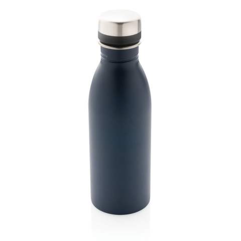 This perfect size and lightweight reusable bottle is made from 18/8 durable recycled stainless steel. Leakproof and perfect for everyday carrying and hydration. Recommended for cold water only. Made with RCS (Recycled Claim Standard) certified recycled materials. RCS certification ensures a completely certified supply chain of the recycled materials. Total recycled content: 80% based on total item weight. BPA free. Capacity 500ml. Including FSC®-certified kraft packaging.