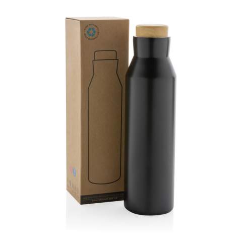 Mit der auslaufsicheren Gaia-Vakuumflasche kannst du überall deinen Durst stillen. Diese 600ml-Flasche aus recyceltem Stainless-Steel mit einem auslaufsicheren PP Deckel hält Ihre Getränke bis zu 5h warm und bis zu 15h kalt. BPA-frei. Hergestellt aus RCS-zertifiziert (Recycled Claim Standard) recycelten Materialien. Die RCS-Zertifizierung gewährleistet eine vollständig zertifizierte Lieferkette für die recycelten Materialien. Gesamter recycelter Inhalt: 88% basierend auf dem Gesamtgewicht des Artikels.<br /><br />HoursHot: 5<br />HoursCold: 15