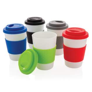 Stop single use! Bring your own cup and join the reuse revolution so you can contribute to a disposable free world. These lightweight and durable cups are perfectly suited to take your coffee on the go. These cups are reusable and made of 100% recyclable friendly PP material. 100 degree Celsius food safe approved. With silicone lid and sleeve. Dishwasher and microwave safe. Fits conveniently under most coffee machines. Content: 270ml.