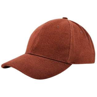Classic 6-panel cap made from durable heavy brushed cotton. Wear it with the peak forwards or turn the peak backwards, any way you want. The front panels are reinforced and very suitable for embroidery. The cap has an adjustable copper coloured buckle and a pre-curved peak.